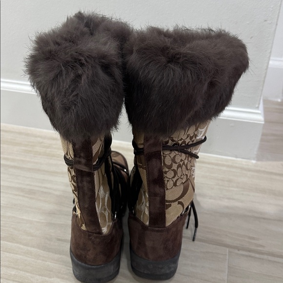 COACH SPECIAL EDITION FUR BOOTS - Picture 3 of 6